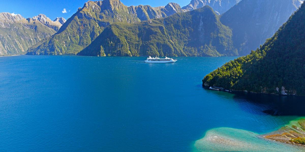 Aura Holiday Homes Milford Sound Fiordland Rob Suisted 2